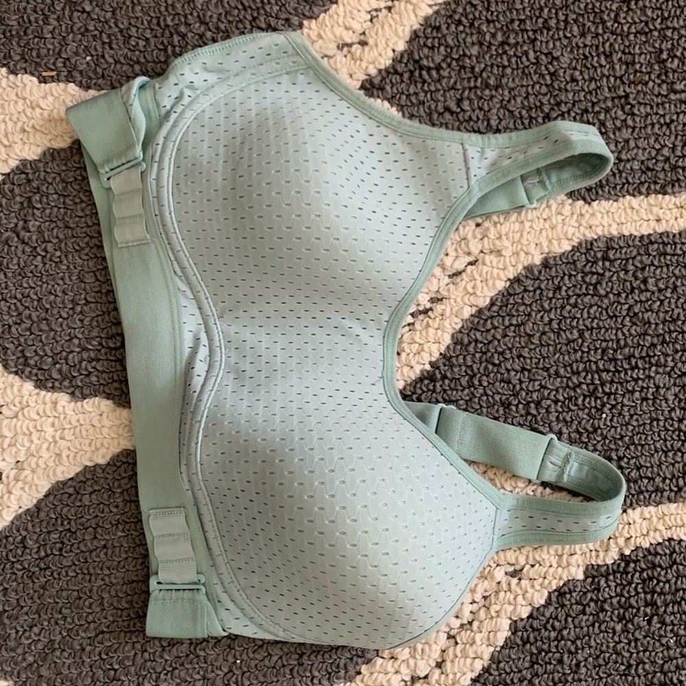 Very supportive sports bra